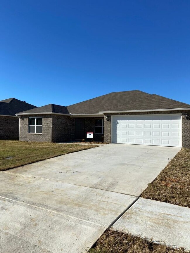 Foto del edificio - *New Years Special* BRAND NEW Four Bedroom...