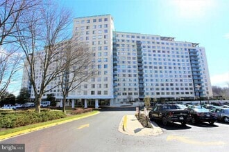 Building Photo - 10500 Rockville Pike