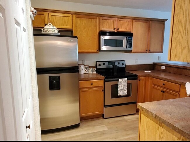 Building Photo - 2996 SE Lexington Lakes Dr