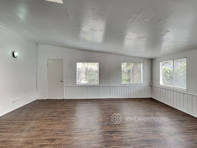 Foto del edificio - 2562 Heywood St