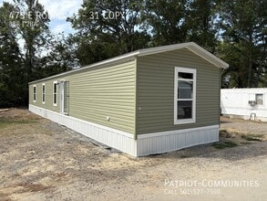 Building Photo - 475 E Robins St
