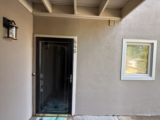 Foto del edificio - 2 Bedroom Condo in  Portside at Davidson Landing!