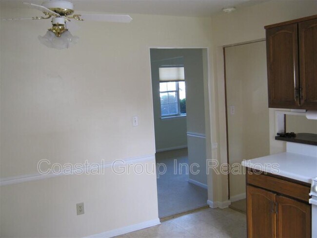 Building Photo - 5137 Janet Dr