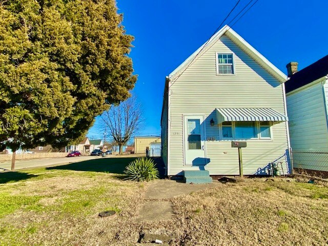 Primary Photo - 1231 N 5th Ave