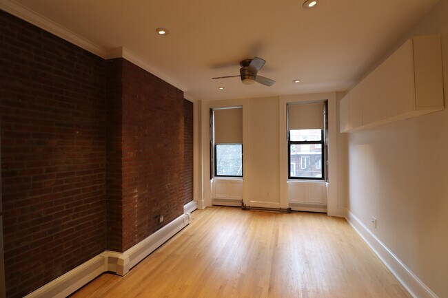 Building Photo - 116 Clinton St