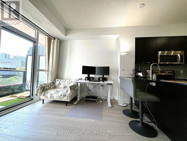 Photo du bâtiment - 88-388 Sheppard Ave E