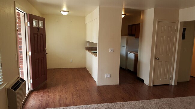 Building Photo - 4955 Moorhead Ave