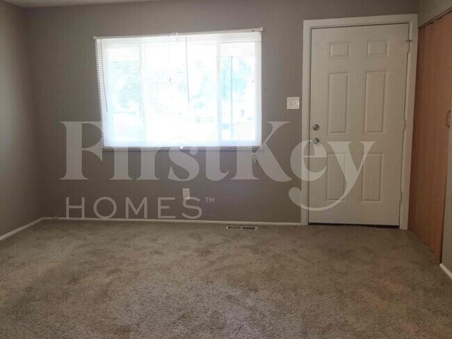 Foto del edificio - 4813 Cherry Blossom Ln