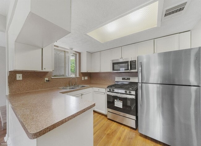 Building Photo - 4 br, 2.5 bath House - 6319 Hopper Rd