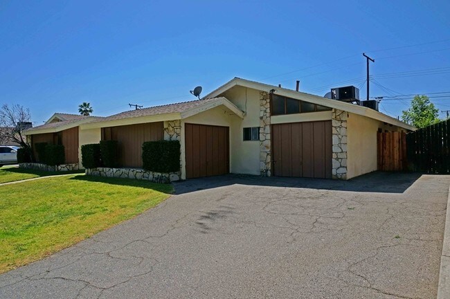 Building Photo - 3674-3692 Ferndale Ave