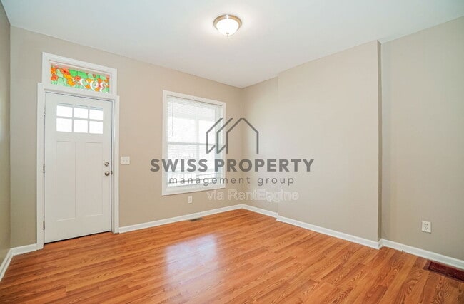 Building Photo - 392 N Garfield Ave