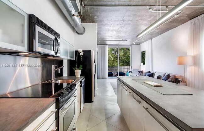 Foto del edificio - 1700 Meridian Ave
