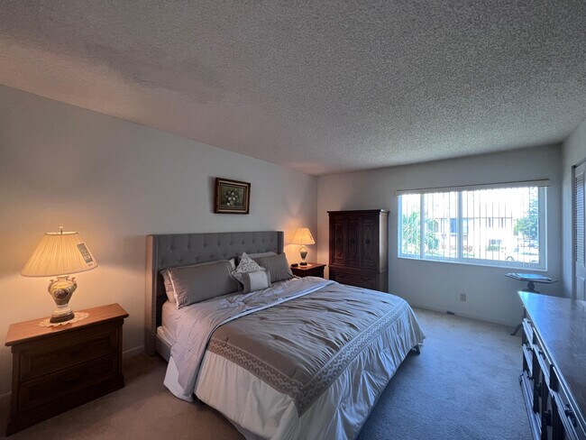 Foto del edificio - 342 Pine Ridge Cir