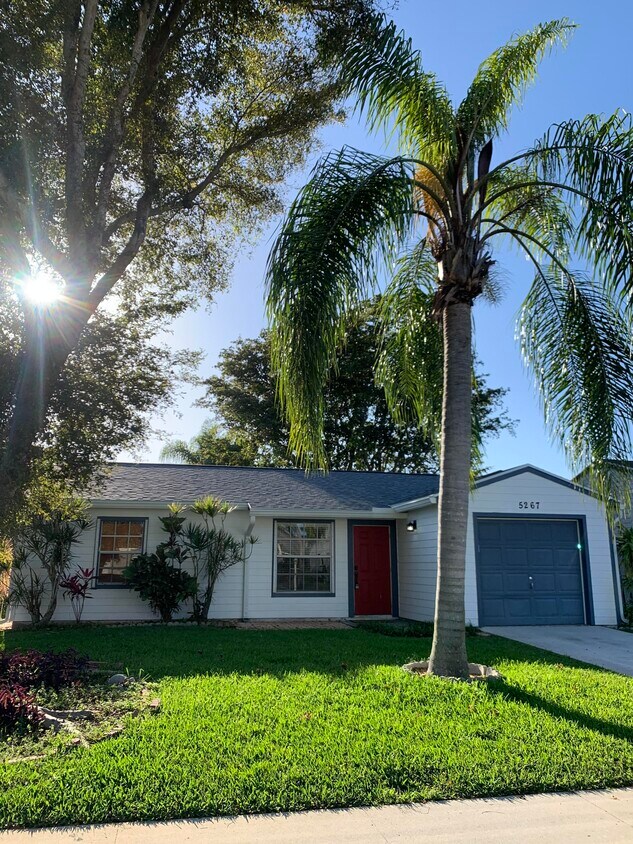 Foto principal - 5267 Edgewood Dr