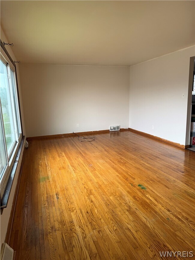 Building Photo - 175 Vern Ln