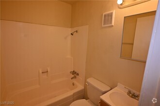 Building Photo - 3021 E Carey Ave