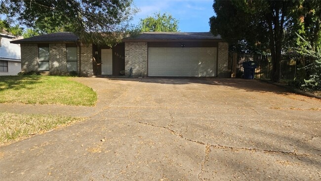 Building Photo - 15303 Gran Vista Dr