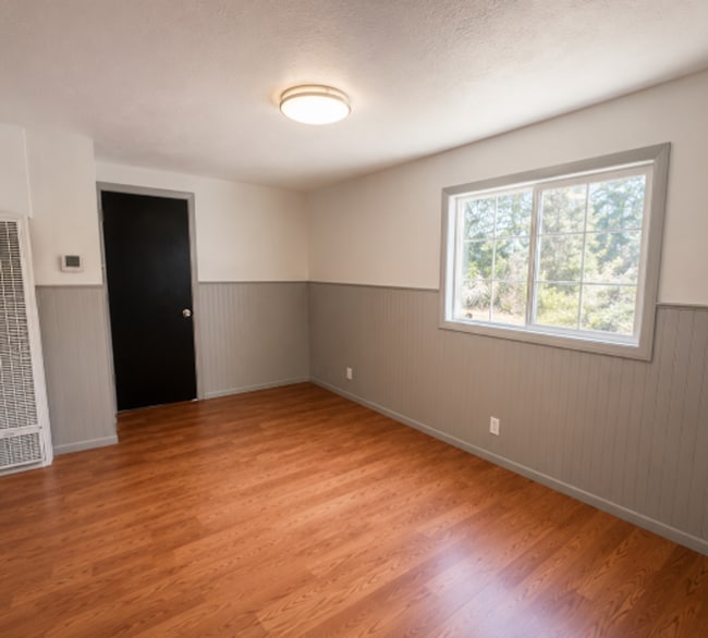 Building Photo - 1 Bedroom Cottage