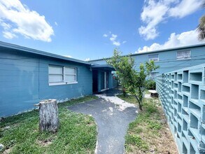 Building Photo - 1339 W Point Dr