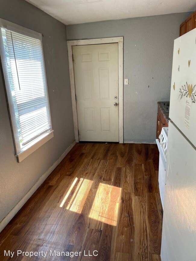 Building Photo - 2 br, 1 bath House - 2831 Logan Street