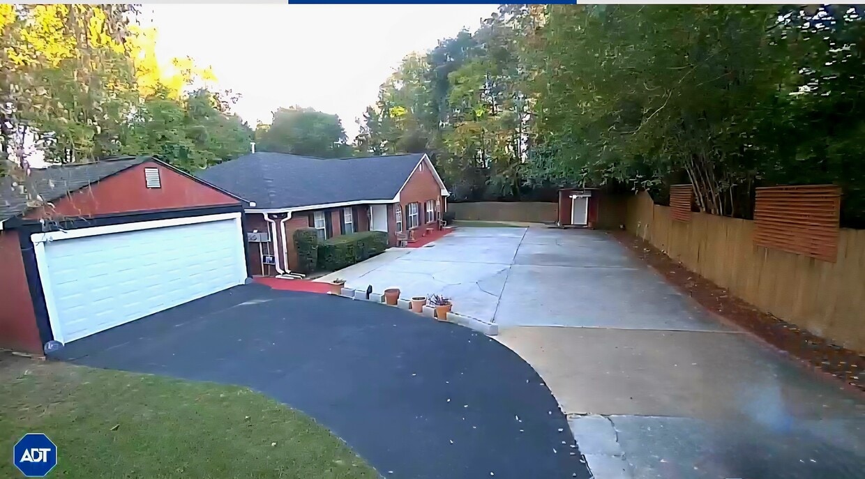 Primary Photo - 824 Cliff Dr