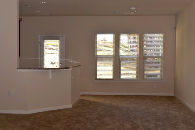 Building Photo - Modern 3 Bedroom | 2.5 Bath Townhouse in Cary