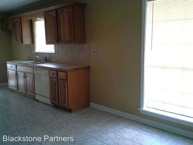 Foto del edificio - 3 br, 2 bath House - 5140 McCormick Ave.