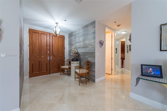 Building Photo - 13647 Deering Bay Dr