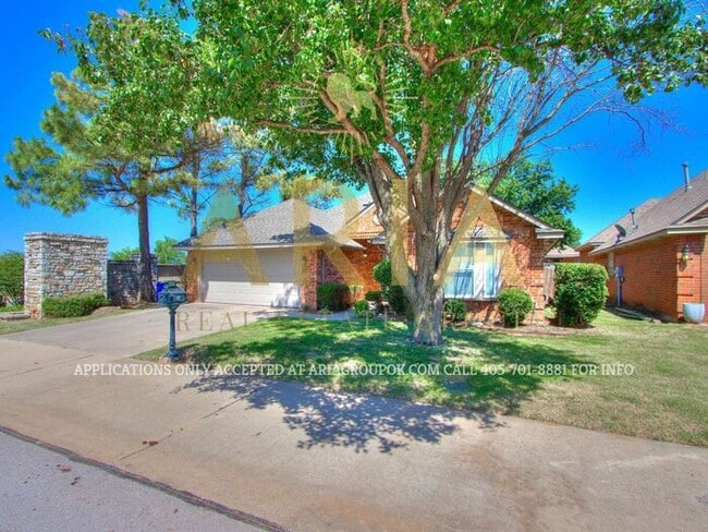 Building Photo - West Norman Willowbend Addition 3 Bed 2 Ba...