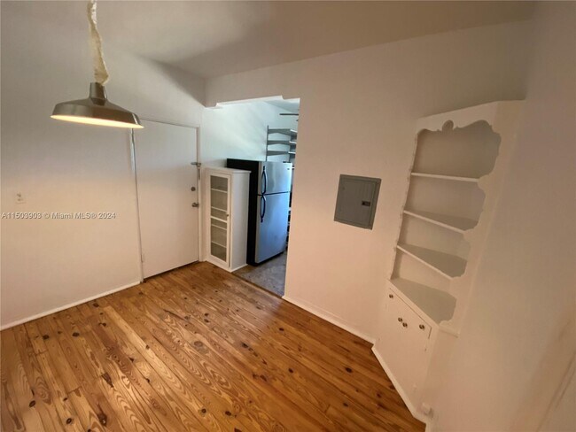 Building Photo - 1056 Jefferson Ave