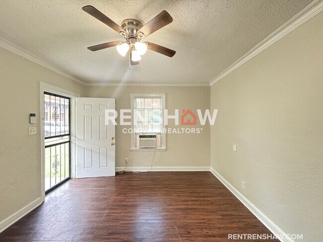Foto del edificio - 2410 Forest Ave