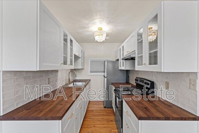 Foto del edificio - 1338 W Monroe St