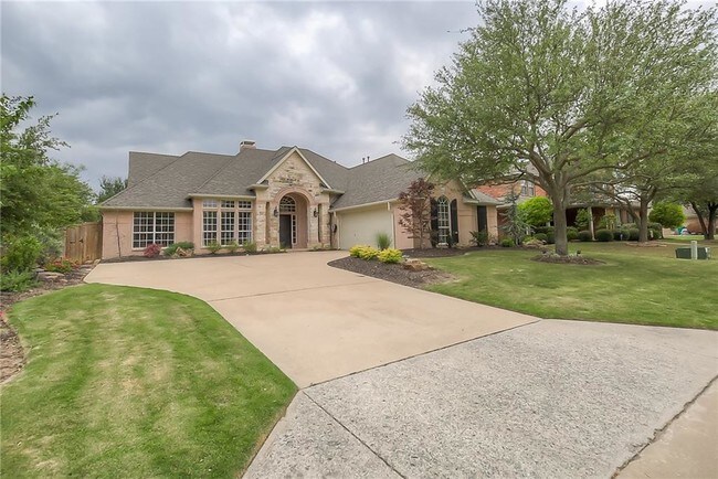 Foto del edificio - 5313 Sandalwood Dr