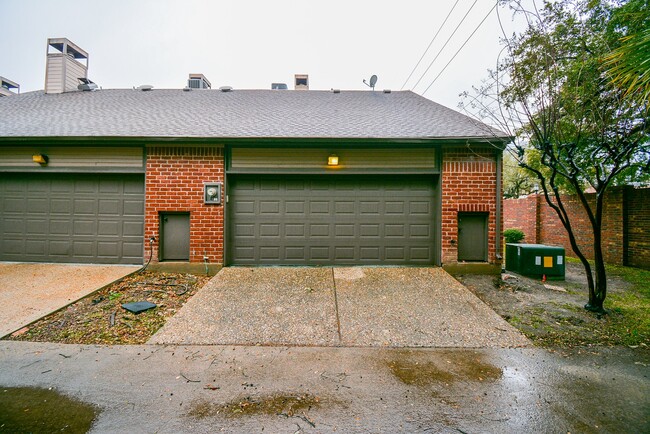 Building Photo - 7447 Cambridge St