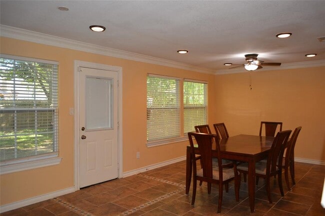 Foto del edificio - 13703 Cambourne Dr