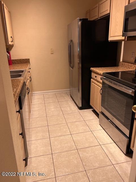Primary Photo - 10550 Baymeadows Rd