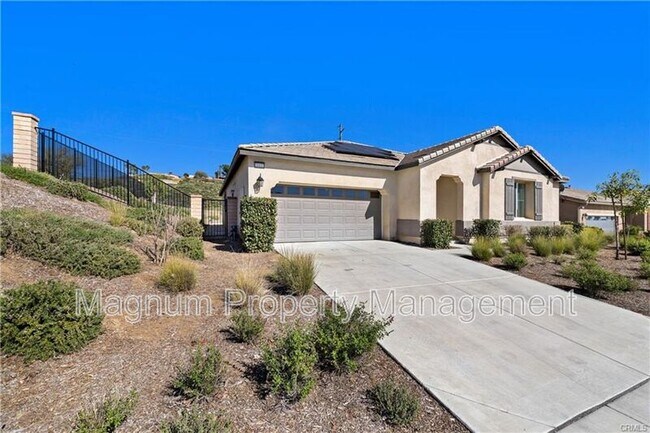 Foto del edificio - 21122 Saratoga Dr