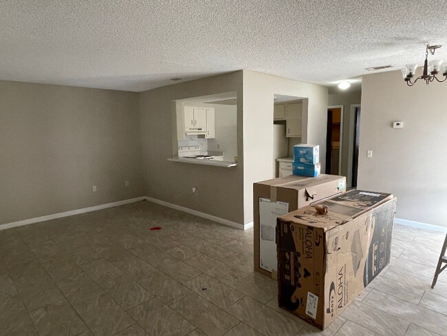 Building Photo - 1064 Ellen Ct