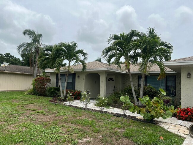 Foto del edificio - BEAUTIFUL 3 BEDROOM POOL HOME IN SANDPIPER...