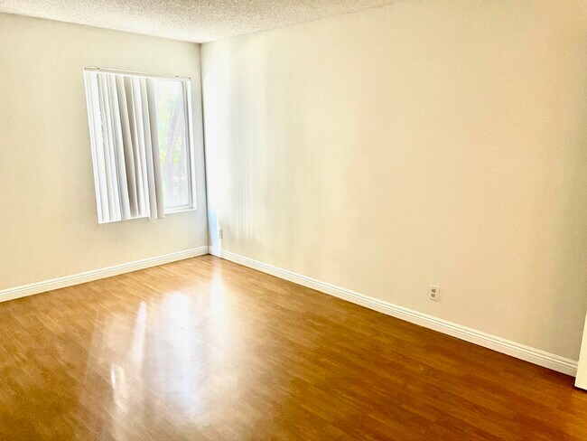 Foto del edificio - 11701 Texas Ave