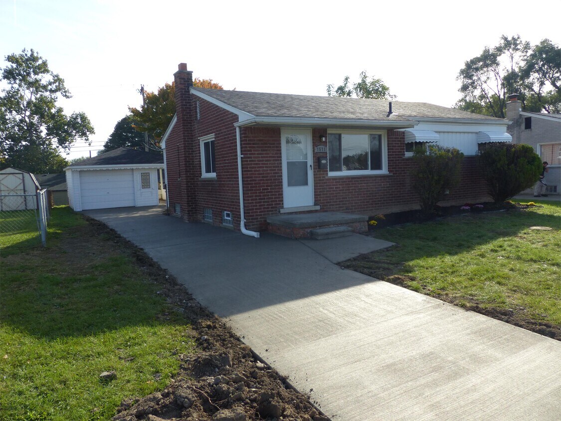 Foto principal - 7571 Pardee Rd