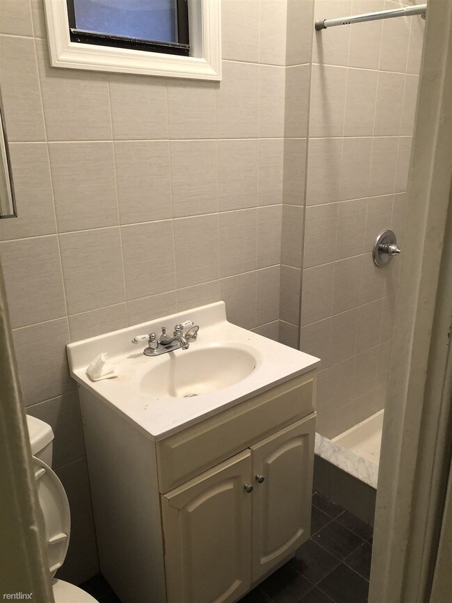 Building Photo - 2 br, 1 bath  - 6719 Forest Ave