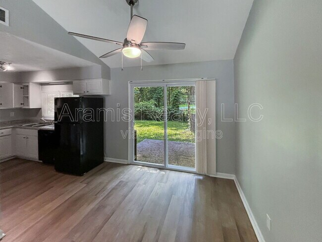 Building Photo - 9241 Woodhill Ln