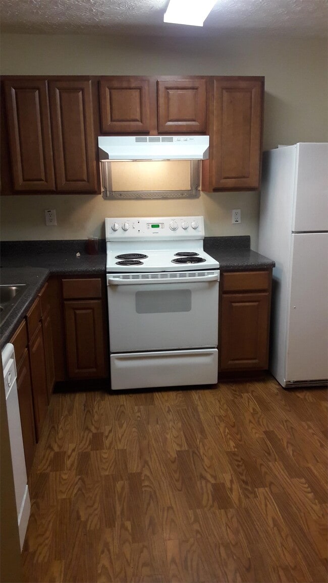 Building Photo - 2437 Piering Dr