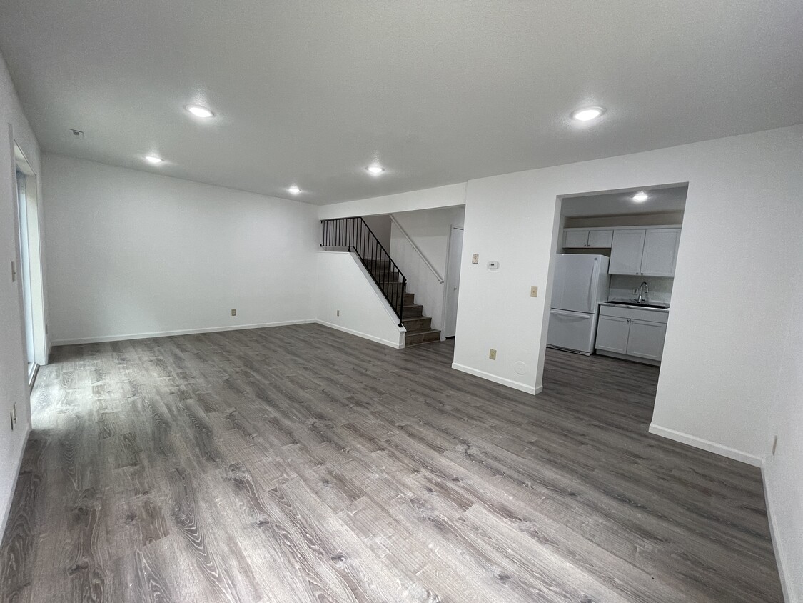 Foto principal - 8505 Cardiff Ln