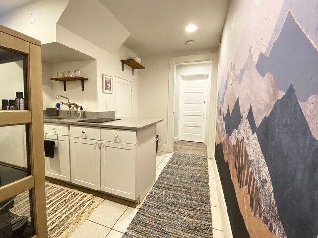 Building Photo - 3161 W 34th Ave