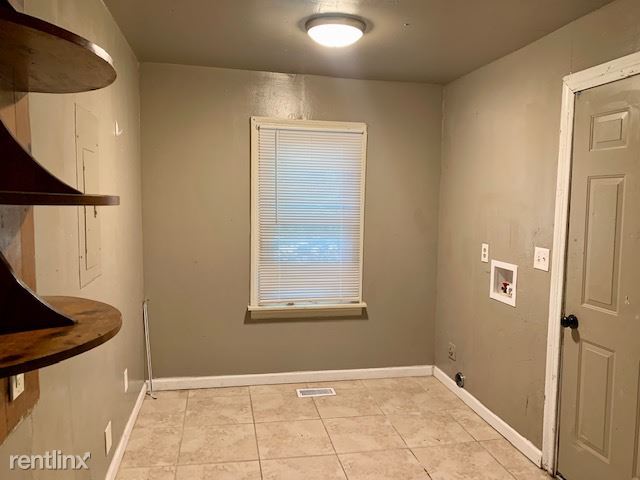 Building Photo - 3 br, 1 bath House - 5066 Park Aveenue