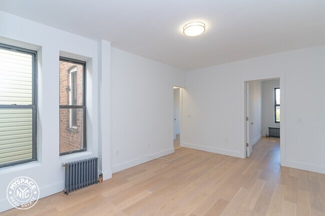 Building Photo - 442 Decatur St