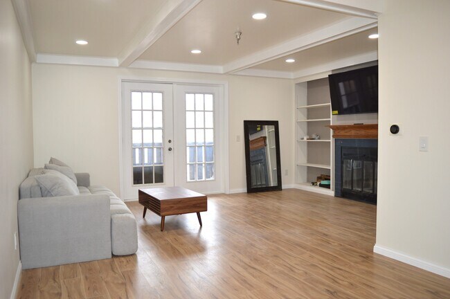 Foto del edificio - 328 N Allen St