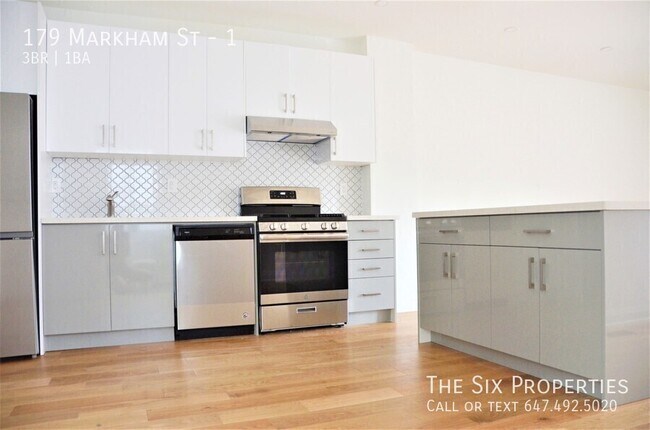 Photo du bâtiment - Little Italy Three Bedroom Apartment - Main Floor